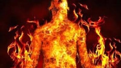 تحقيقات موسعة مع المتهم بقتل والدته حرقا بالحدائق