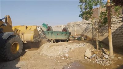 حملة مكبرة لإزالة طواحين الذهب غير المرخصة بصحراء حجازة في قنا