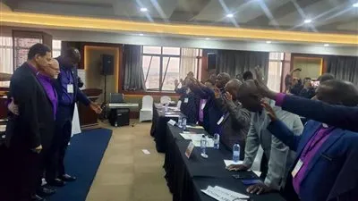 رئيس الطائفة الإنجيلية بمصر يهنئ الأسقف عادل هارون (تفاصيل)