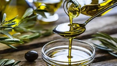 فؤائد زيت الزيتون.. يعزز صحة القلب والجهاز الهضمي 