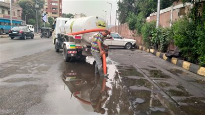 محافظة الجيزة تدفع بـ١٦ سيارة شفط وفرق عمل للتعامل مع هطول الأمطار