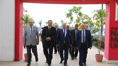 ندوة علمية لنائب المحمكمة الدستورية بجامعة المنصورة الجديدة بعنوان 