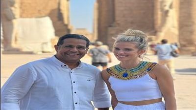 تفاصيل زيارة الممثلة الأمريكية أنالين ماكورد لمعبد الكرنك