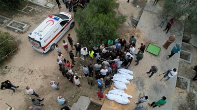 وزيرة الصحة الفلسطينية: الاحتلال يخرج المرضى والطواقم الطبية من المستشفى بالقوة 