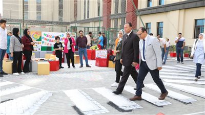 قسم عمارة بهندسة المنصورة الجديدة يزينون الجامعة بتصميمات خادعة للبصر