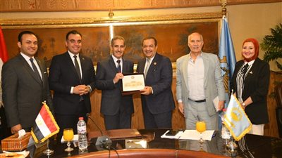 محافظ الغربية يستقبل وفدا من لجننتي الزراعة بمجلس الشيوخ