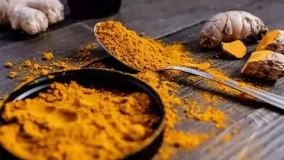 فئات ممنوعة من مكملات الكركم.. وهذه أبرز فوائده للبشرة