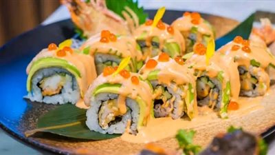 أشهر الأكلات اليابانية..طريقة تحضير السوشي في المنزل بالفيديو {شاهد الآن}