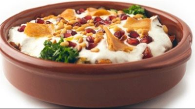 استمتع بنكهات الطهي الشرقي.. طريقة عمل فتة اللحمة اللذيذة