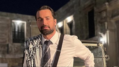 بـ 4 لغات أجنبية.. أحمد حاتم يخوض أولى تجاربه الوثائقية