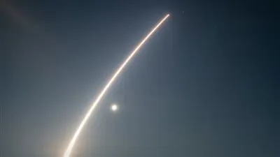 فرنسا تختبر بنجاح صاروخا بالستيا استراتيجيا