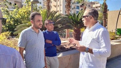 رئيس مدينة الغردقة يتابع رفع كفاءة ورصف الطريق الساحلي 