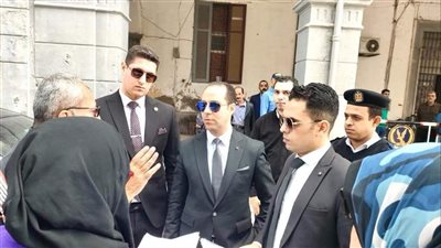 النيابة الإدارية تعاين عقار بورسعيد المنهار