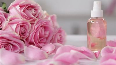 ماء الورد.. فوائده واستخداماته