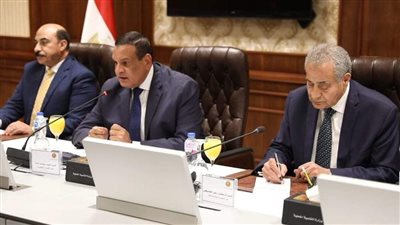 وزيرا التموين والتنمية المحلية يتابعان مع المحافظين تنفيذ مبادرة تخفيض الأسعار