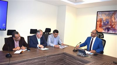 نائب وزير الإسكان لشئون البنية الأساسية يتابع موقف تنفيذ محطة تنقية مياه شرب جديدة بالعاشر من رمضان