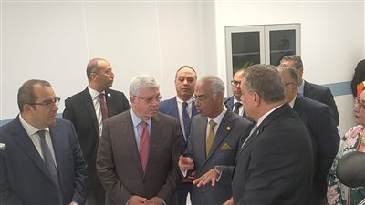 وزير التعليم العالي يفتتح مبني التدريب والخدمات الإلكترونية بجامعة بورسعيد
