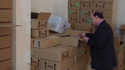 ضبط ٢٠٠ ألف عبوة مستحضرات تجميل منتهيه الصلاحيه بطنطا (صور)