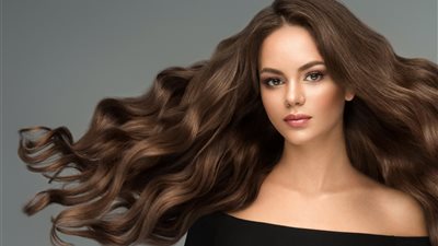 ما هي قشرة الشعر وأسباب ظهورها؟