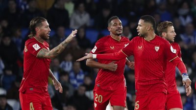 طالب من الحكم الرجوع إلى الڤار فتحصل على بطاقة حمراء.. الطرد الأول لراموس مع إشبيلية