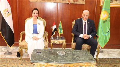 رئيس جامعة المنوفية يستقبل وفد تنسيقية شباب الأحزاب والسياسيين