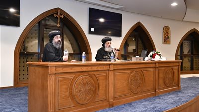 البابا تواضروس يلتقي كهنة قطاع عين شمس والمطرية وحلمية الزيتون