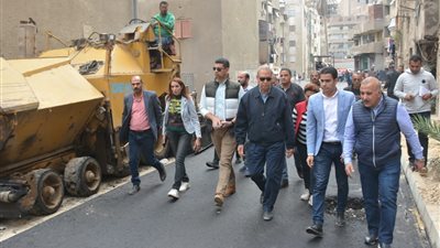 محافظ القليوبية يتفقد أعمال رصف مساكن 