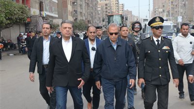 محافظ القليوبية يقود حملة مكبرة للنظافة والإشغالات بحي غرب شبرا الخيمة