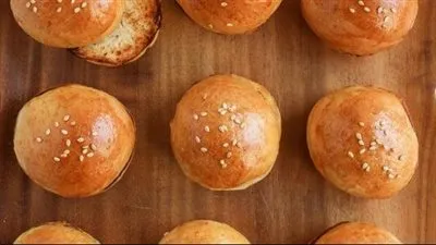  خطوات سهلة ولذيذة.. طريقة تحضير خبز الهمبرجر في المنزل