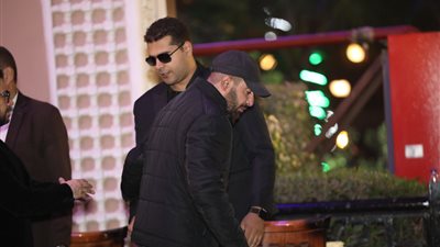 شاهد.. الصور الأولى من عزاء الفنان طارق عبد العزيز 