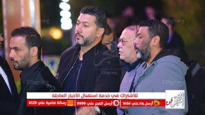 محمد جمعة يقدم واجب العزاء في الراحل طارق عبد العزيز 