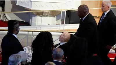 جيمي كارتر يشارك في مراسم تأبين زوجته بحضور بايدن وكلينتون