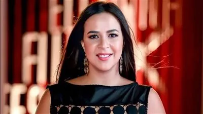 هل تعود ايمي سمير غانم لمنافسة دراما رمضان؟.. وهذا سر القلادة التي ترتديها 