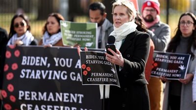 سينثيا نيكسون تعلن الدخول في حالة إضراب عن الطعام لوقف الحرب على غزة