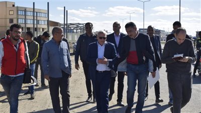 محافظ بورسعيد يتابع سير العمل في إنشاء مجمع الصناعات المغذية (الثالث)