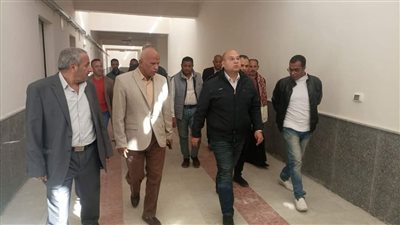 نائب محافظ الجيزة يتفقد التجهيزات النهائية لمشروع السوق الحضاري الجديد بالعياط
