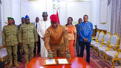 بعد مرور 100يوم.. الجاليات والروابط الطلابية لدولتي مالي وبوركينا فاسو والنيجر في مصر يحتفلون بمثاق 