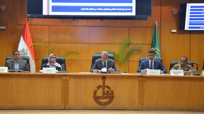 محافظ القليوبية يعقد اجتماع المجلس التنفيذي