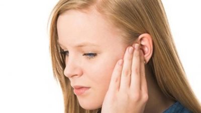 بطريقة سهلة وسريعة.. كيفية تخفيف ألم الأذن