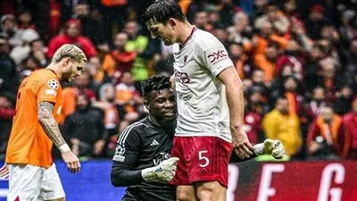 أسطورة مان يونايتد يسخر من أونانا.. ويوجه رسالة خاصة للقائد