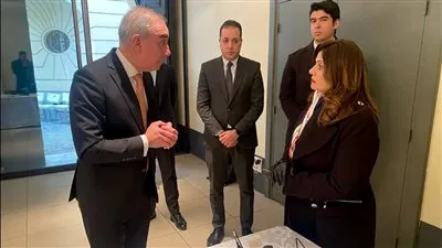 وزيرة الهجرة تتفقد مقر لجنة الاقتراع بالسفارة المصرية في باريس والمخصصة للتصويت في انتخابات الرئاسة