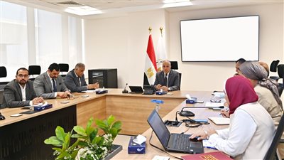 وزير الري يتابع ضوابط استخدام المياه الجوفية ومنظومة المراقبة والتحكم بها (تفاصيل)