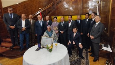 اليابان تكرم عالم المصريات الشهير يوشيمورا بوسام الإمبراطور تقديرا لمساهماته بتعزيز العلاقات