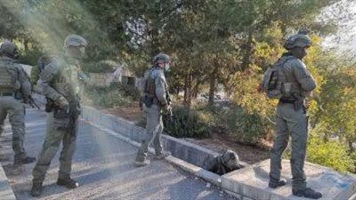 عبر المنشورات.. الاحتلال يتوعد سكان مدينة خان يونس ويطالبهم بالإخلاء فورًا