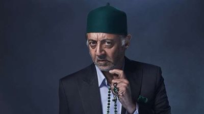 خاص| عبد العزيز مخيون رجل بدوي في الحرب العالمية الثانية بفيلم 