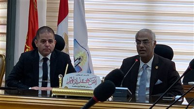 رئيس جامعة بورسعيد يصطحب شباب التحالف الوطني في جولة بمنشآت الجامعة