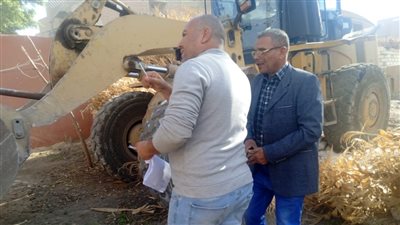 حملات الإزالة تحاصر المخالفين بقرى أبوتشت وتحرر محاضر لهم في قنا