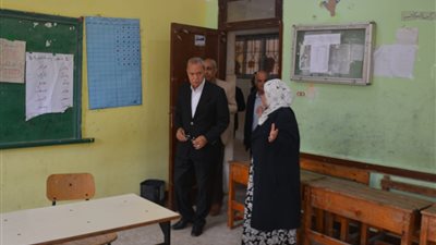 محافظ القليوبية يتفقد عددا من المدارس لمتابعة الاستعدادات للانتخابات الرئاسية