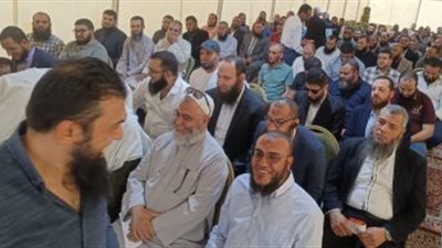  توافد عدد كبير من أبناء الجالية المصرية في السعودية للانتخابات الرئاسية 2024.. فيديو