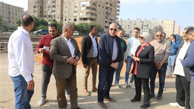 محافظ الجيزة يتابع أعمال تطوير قطاعات ترعة المريوطية فيصل والطرق والمحاور